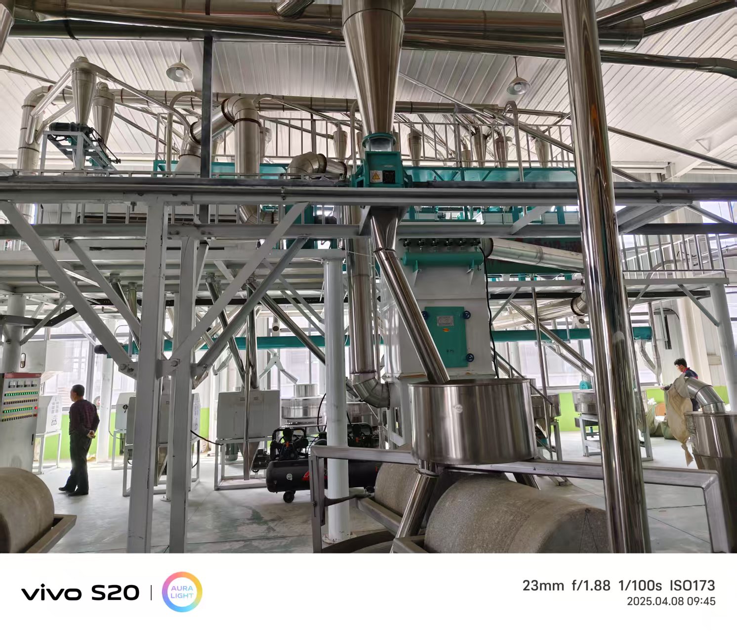 河北滄州八加四石磨面粉機(jī)生產(chǎn)線